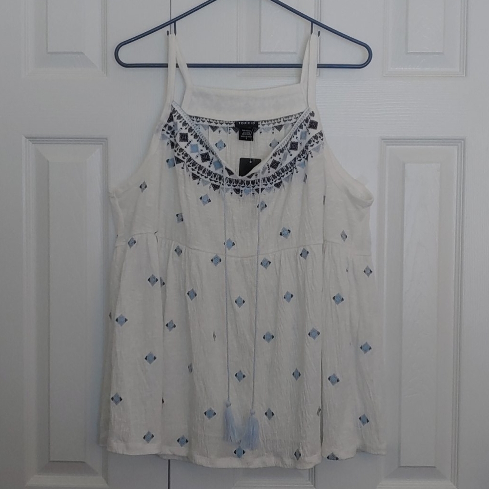 torrid White Sleeveless Embroidered Tank with Light Blue Accents